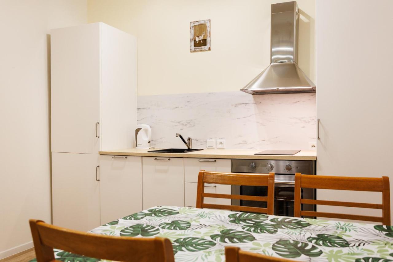 Apartament Of The Kings-edith